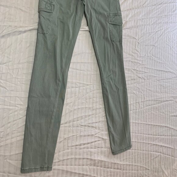 🌼🌼 CABI WOMENS CARGO JEANS SKINNY CELADON 3048 PANTS SIZE 2 🌼🌼 - Picture 2 of 6